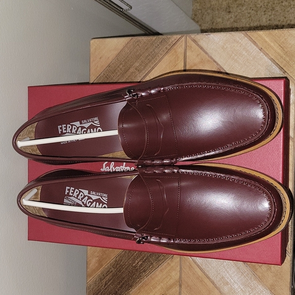 SALVATORE FERRAGAMO RICCARDO LEATHER LOAFER - Picture 5 of 7